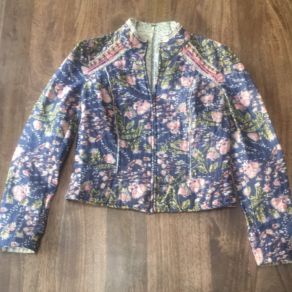Quilted Floral Jacket 🌸 - Picture 2 of 8